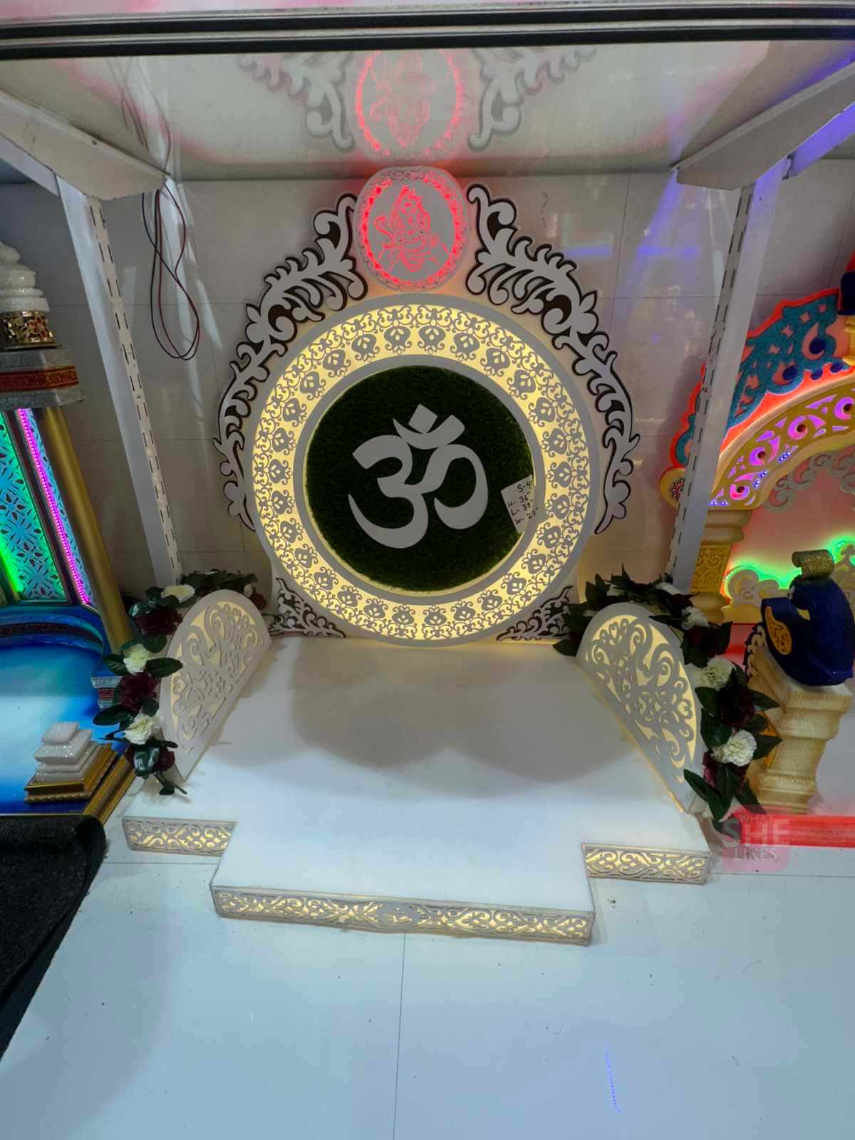 Om Symbol Makhar