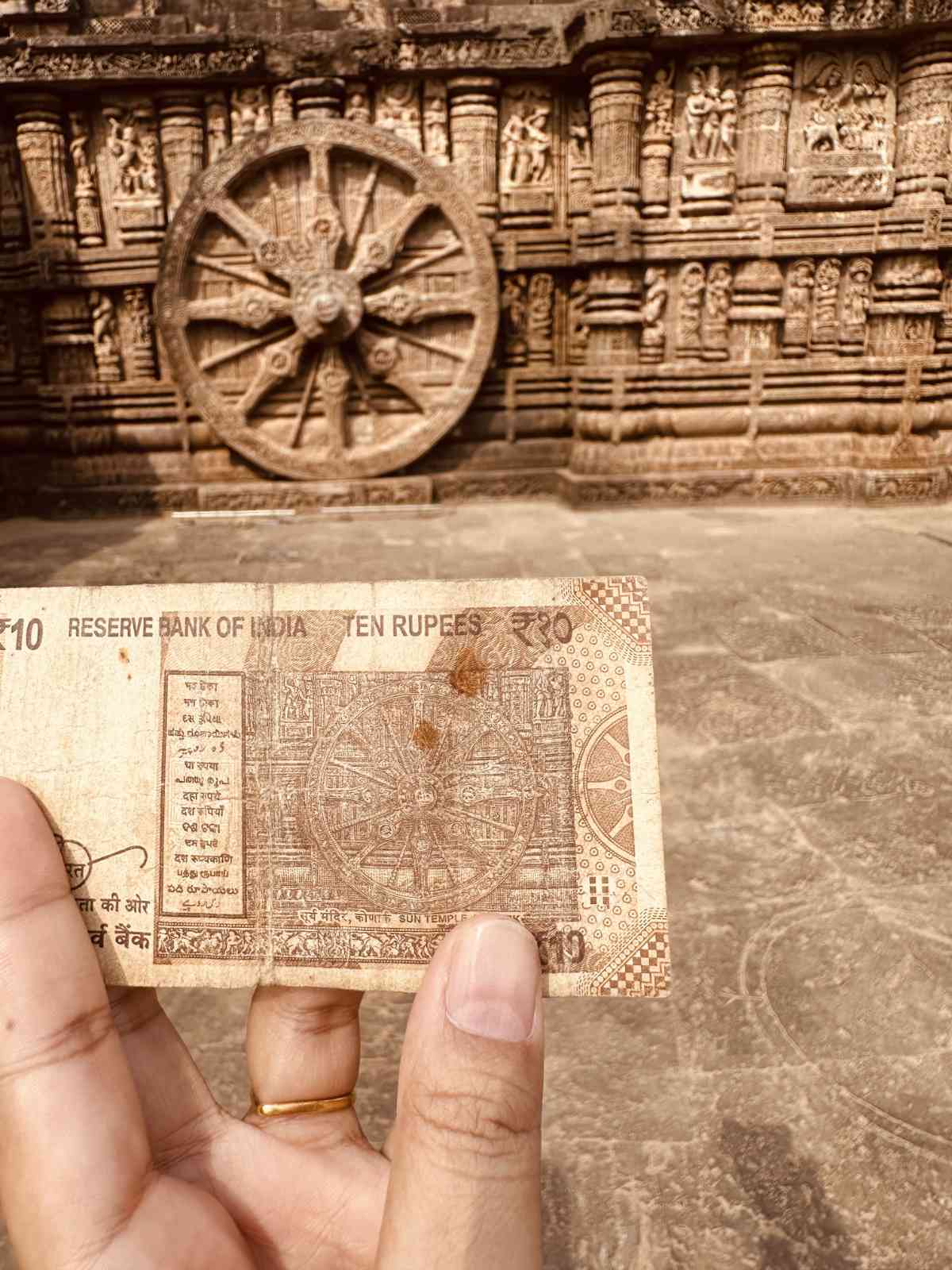 konark-temple-stone-wheel-ten-rupee-note